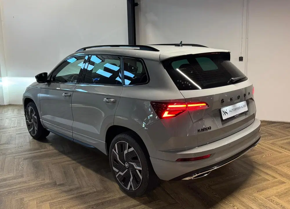 Skoda Karoq 1.5 TSI ACT Sportline Business KEYLESS CAM uit 2023, foto 4
