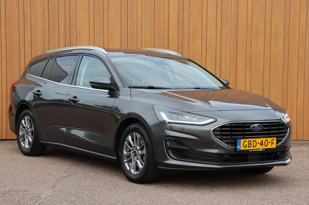 Ford Focus 1.0 EcoBoost Hybrid Titanium orgNL uit 2024, foto 2