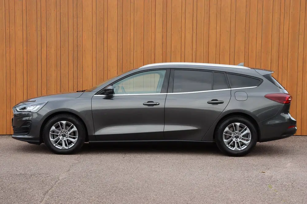 Ford Focus 1.0 EcoBoost Hybrid Titanium orgNL uit 2024, foto 3