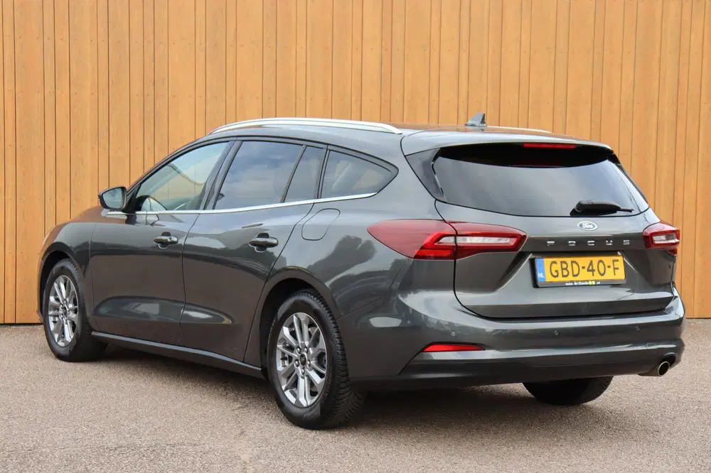 Ford Focus 1.0 EcoBoost Hybrid Titanium orgNL uit 2024, foto 4