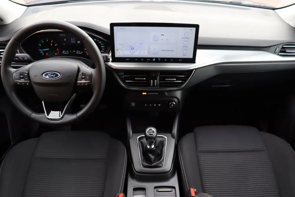 Ford Focus 1.0 EcoBoost Hybrid Titanium orgNL uit 2024, foto 9
