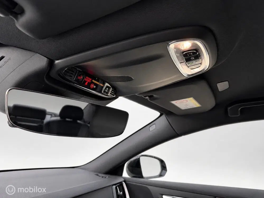 Volvo S60 2.0 B3 R-Design uit 2020, foto 11