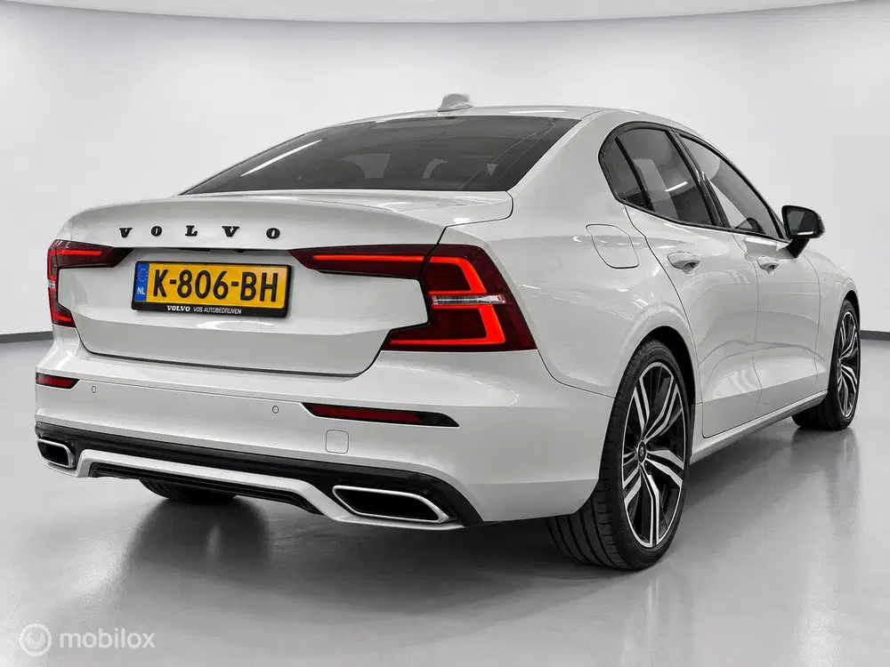 Volvo S60 2.0 B3 R-Design uit 2020, foto 4