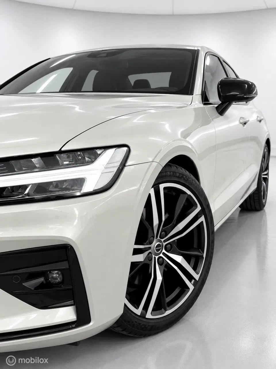 Volvo S60 2.0 B3 R-Design uit 2020, foto 5