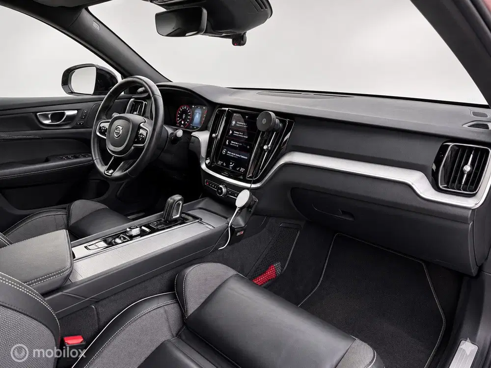 Volvo S60 2.0 B3 R-Design uit 2020, foto 8