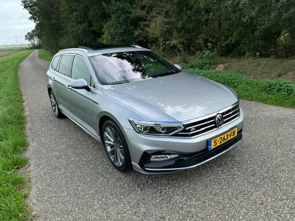 Volkswagen Passat 1.5 TSI R-Line Business Pano uit 2023, foto 5