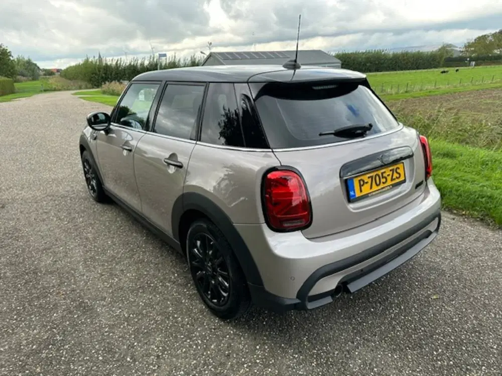 Mini Cooper 1.5 Cooper 136 PK Business Edition Carplay uit 2022, foto 3