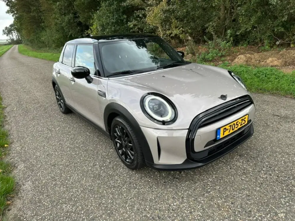 Mini Cooper 1.5 Cooper 136 PK Business Edition Carplay uit 2022, foto 5