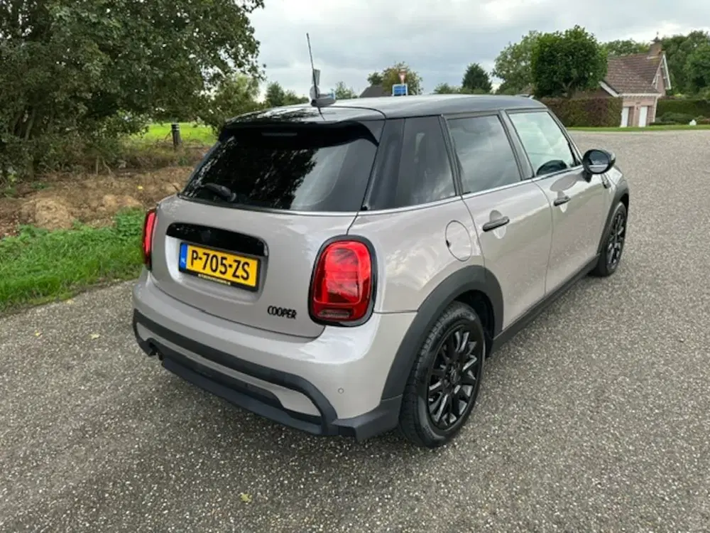 Mini Cooper 1.5 Cooper 136 PK Business Edition Carplay uit 2022, foto 9