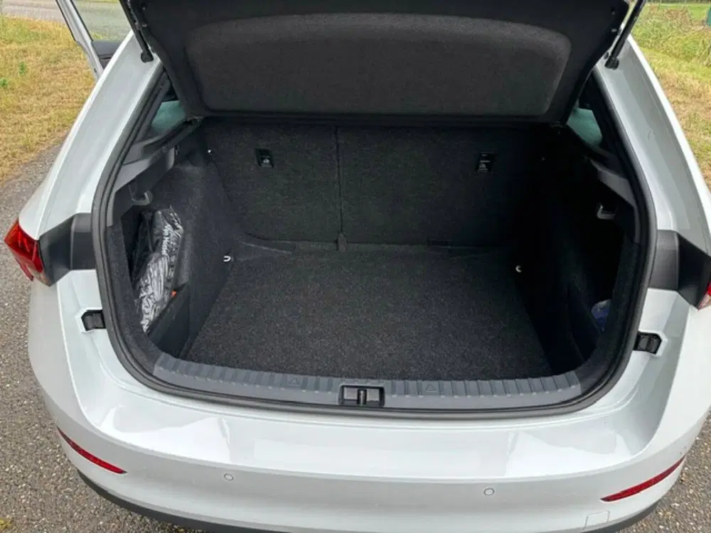 Skoda Scala 1.0 TSI Sport Business Virtual Cockpit Car uit 2024, foto 11