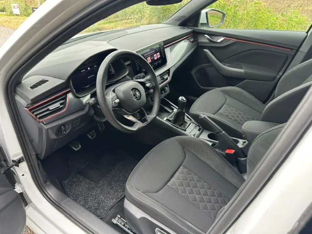 Skoda Scala 1.0 TSI Sport Business Virtual Cockpit Car uit 2024, foto 2