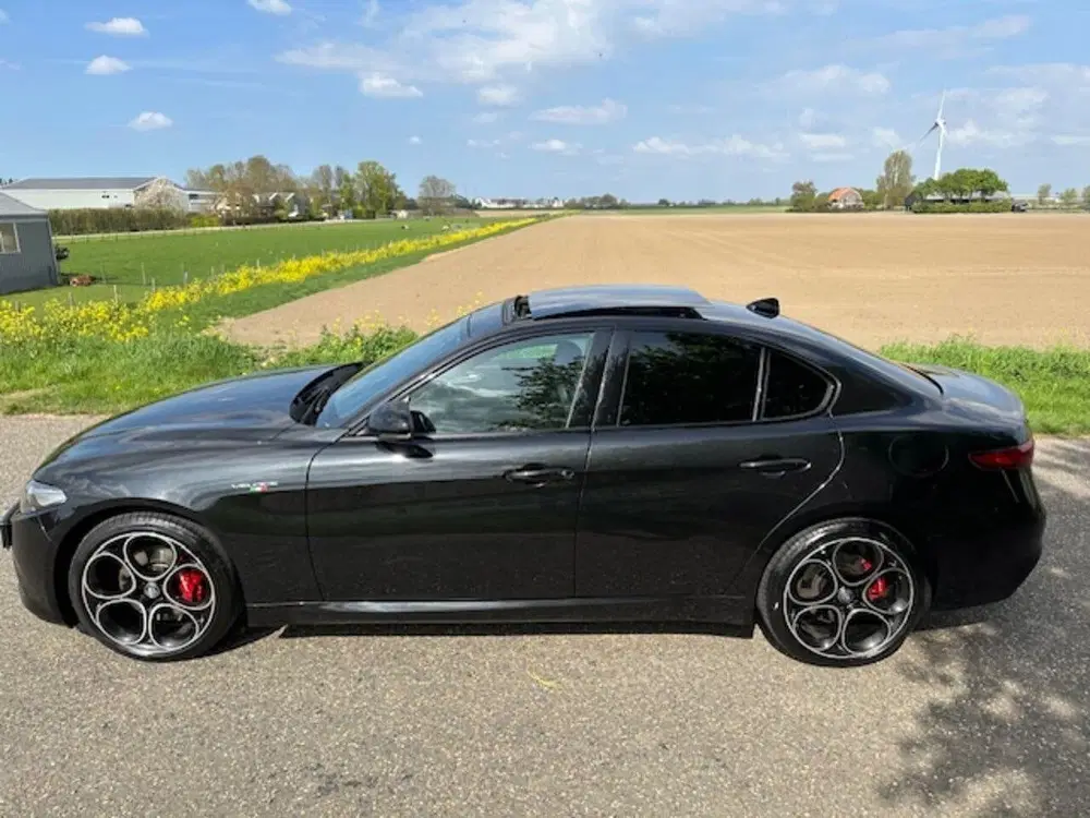 Alfa Romeo Giulia 2.0 T Veloce AWD 280 PK Panoramadak Full O uit 2022, foto 10