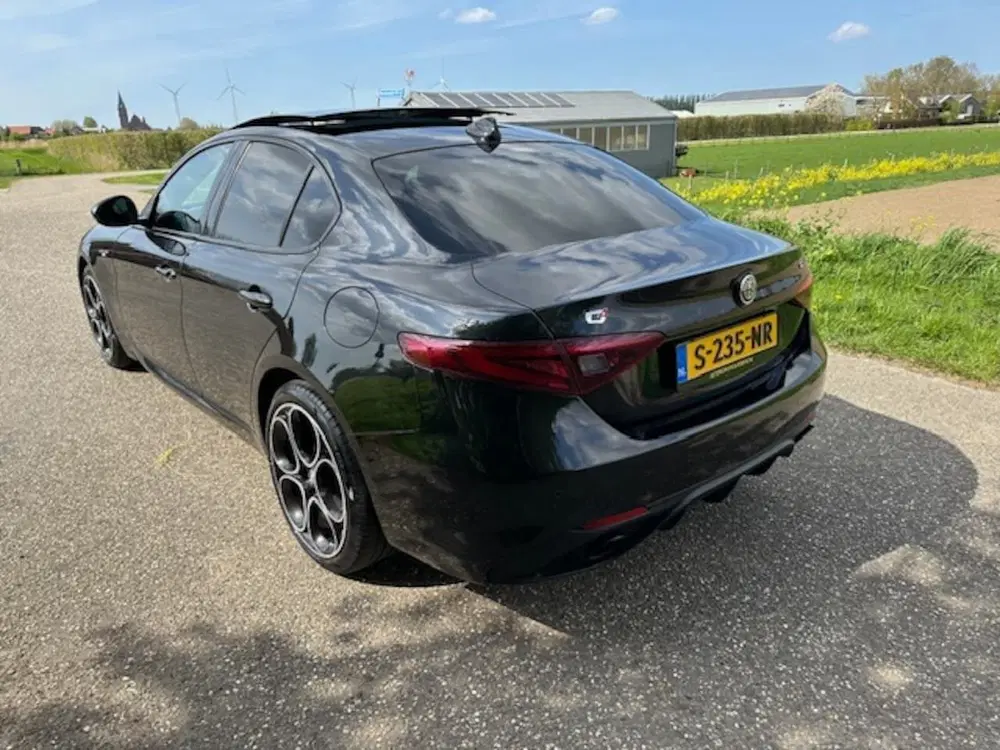 Alfa Romeo Giulia 2.0 T Veloce AWD 280 PK Panoramadak Full O uit 2022, foto 3