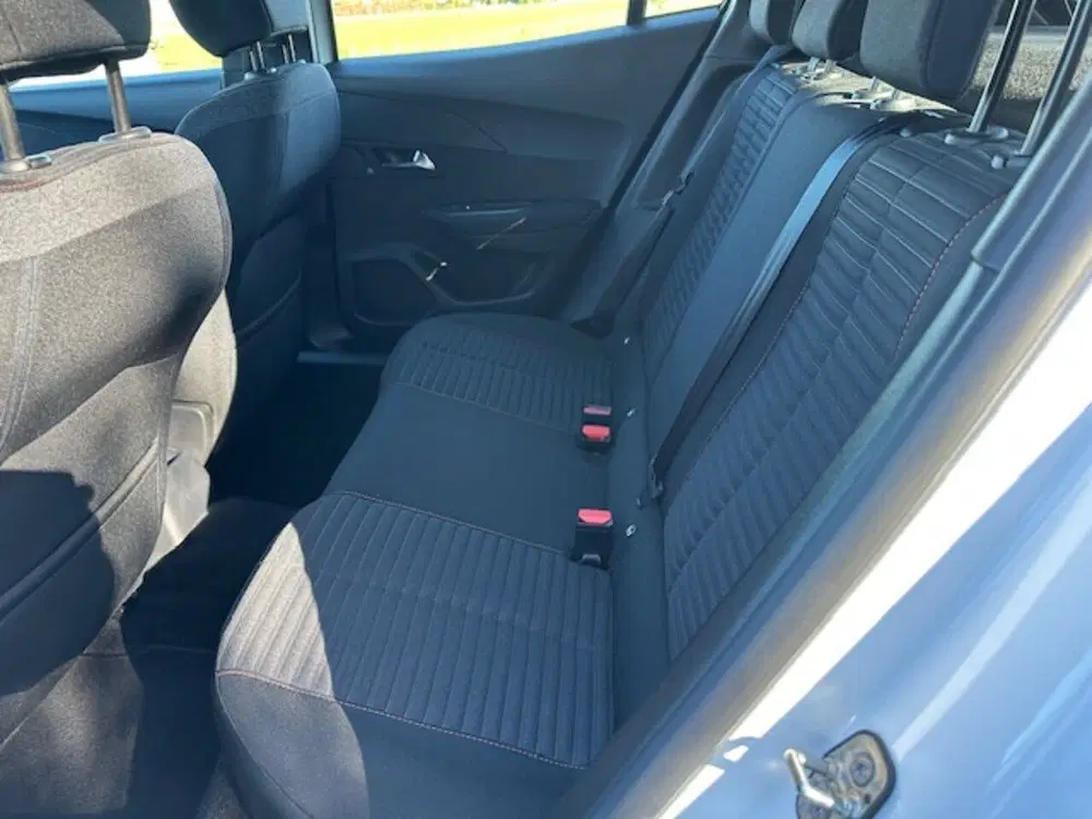 Peugeot 2008 1.2 PureTech Active Navigatie Pdc Enz uit 2022, foto 12