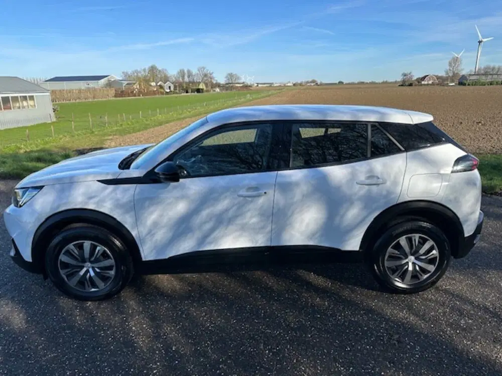 Peugeot 2008 1.2 PureTech Active Navigatie Pdc Enz uit 2022, foto 13