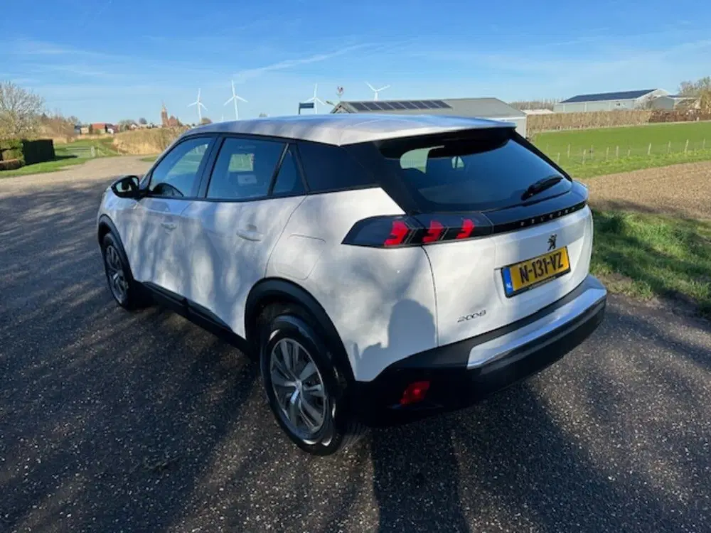 Peugeot 2008 1.2 PureTech Active Navigatie Pdc Enz uit 2022, foto 3