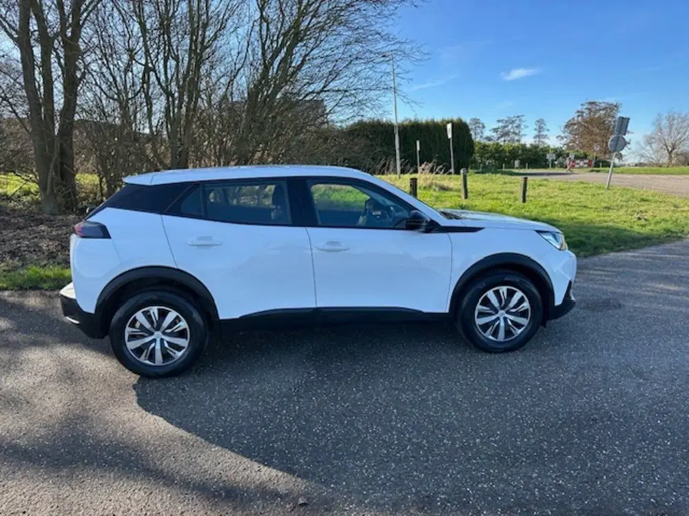 Peugeot 2008 1.2 PureTech Active Navigatie Pdc Enz uit 2022, foto 6