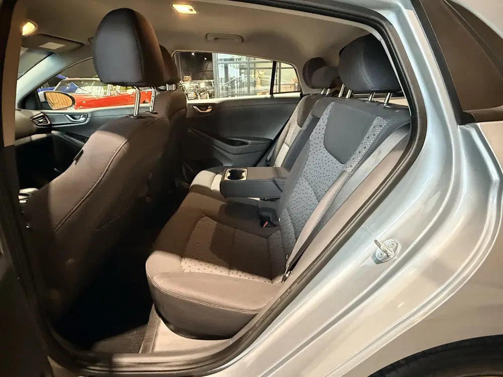 Hyundai IONIQ Comfort EV Camera. Navi. Apple-carplay. SO uit 2019, foto 12