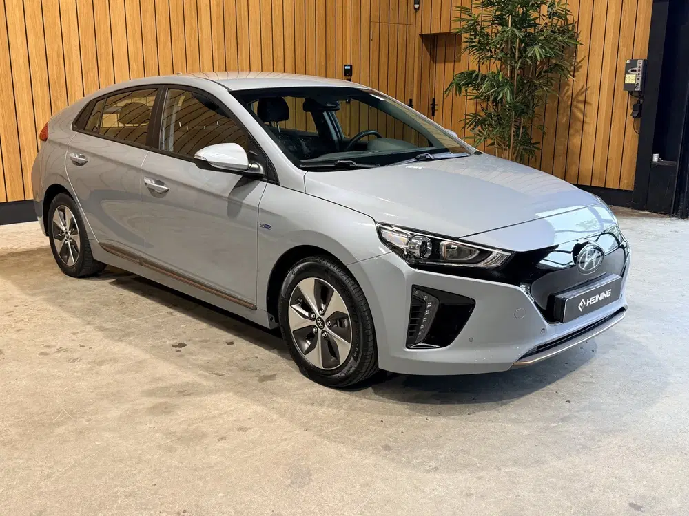 Hyundai IONIQ Comfort EV Camera. Navi. Apple-carplay. SO uit 2019, foto 3