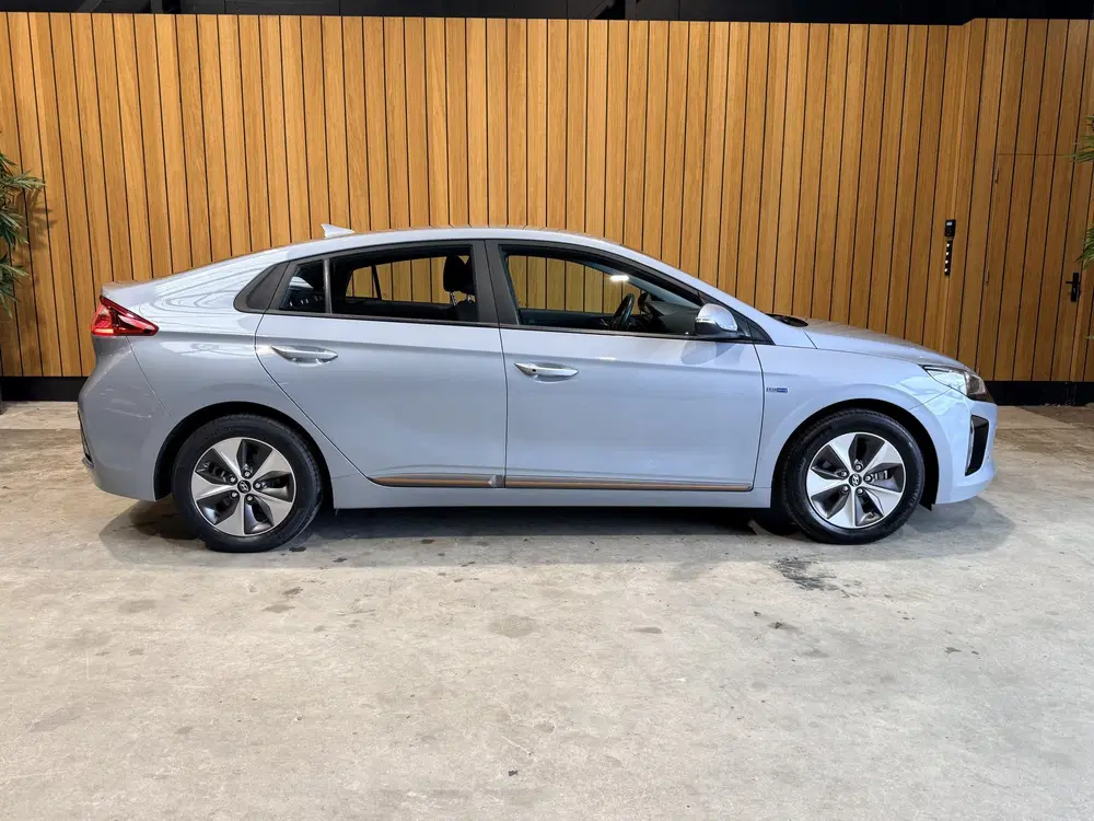 Hyundai IONIQ Comfort EV Camera. Navi. Apple-carplay. SO uit 2019, foto 6