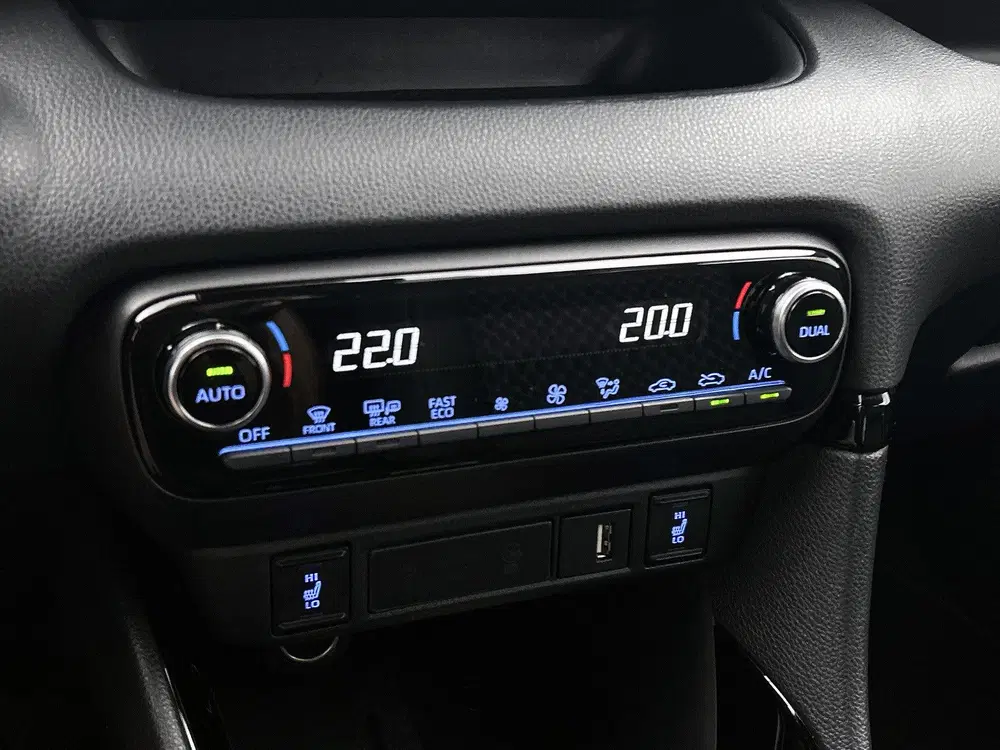 Toyota Yaris 1.5 Hybrid Executive Limited uit 2021, foto 12