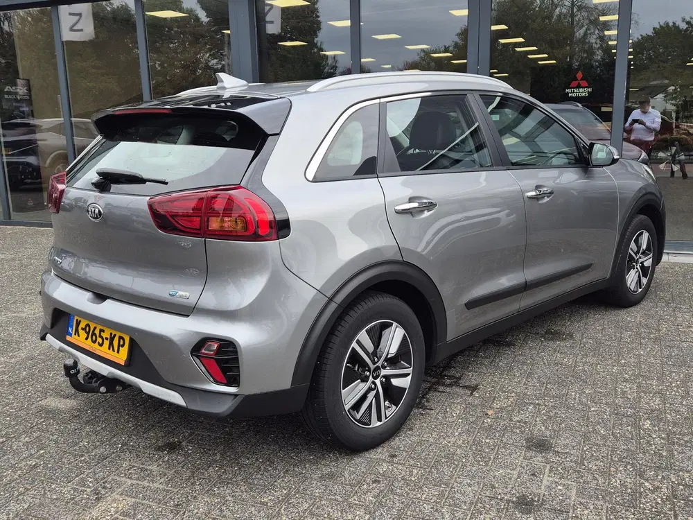 Kia Niro 1.6 GDi Hybrid DynamicLine uit 2021, foto 2