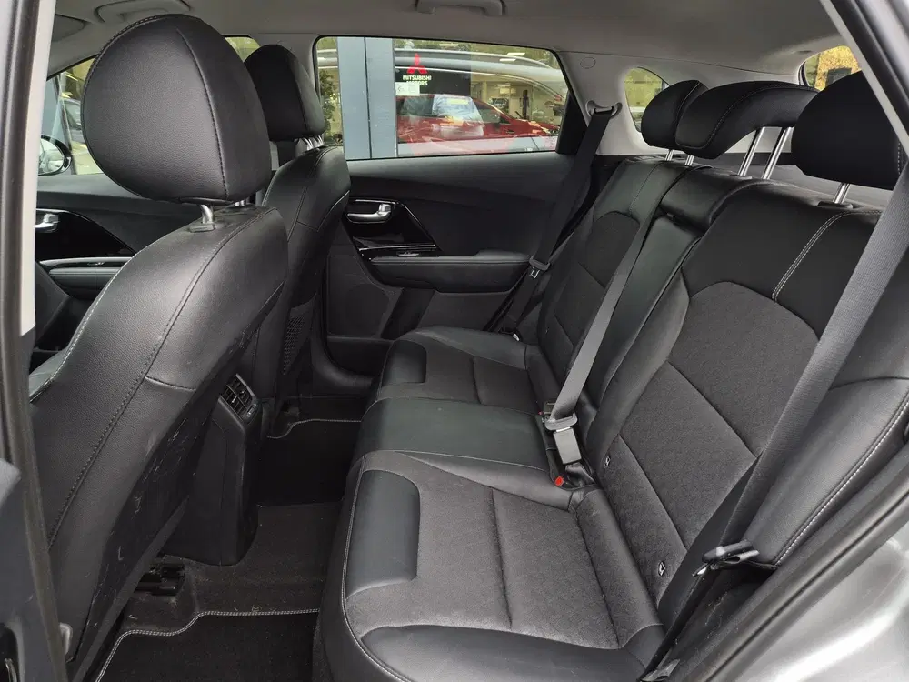 Kia Niro 1.6 GDi Hybrid DynamicLine uit 2021, foto 8