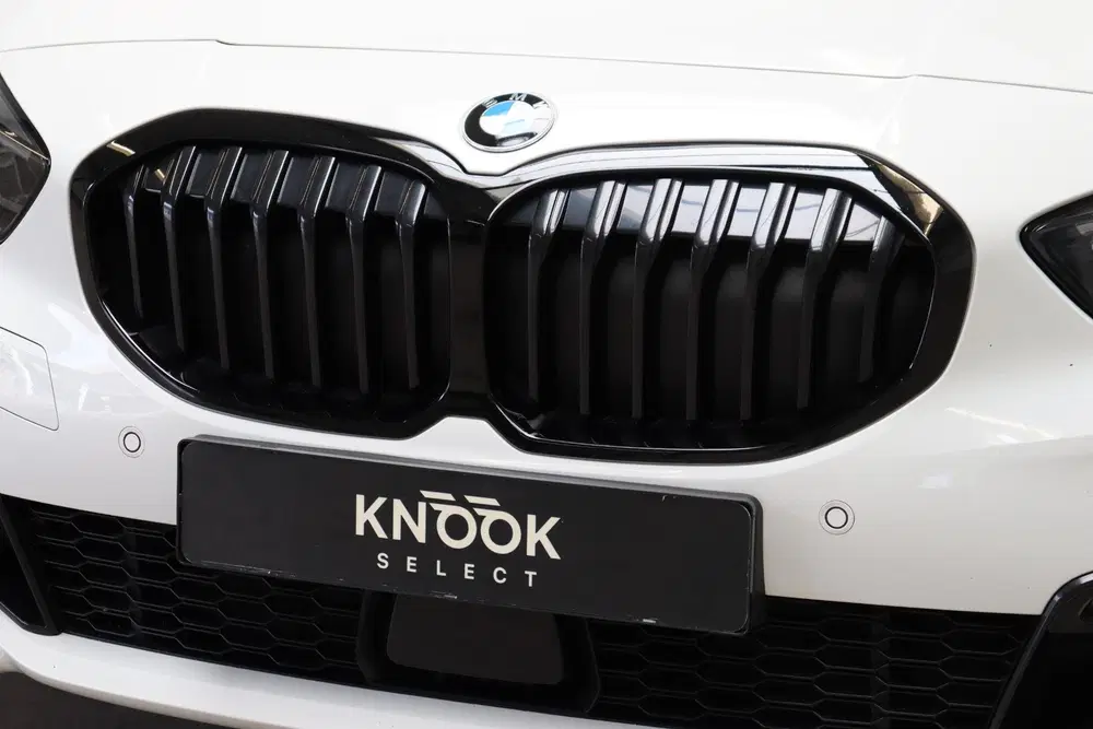 BMW 1-serie 118i High Executive M Sport Pakket Automaa uit 2021, foto 10