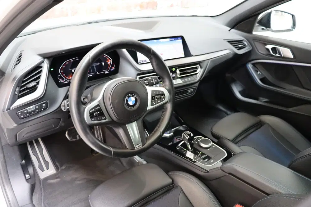 BMW 1-serie 118i High Executive M Sport Pakket Automaa uit 2021, foto 13