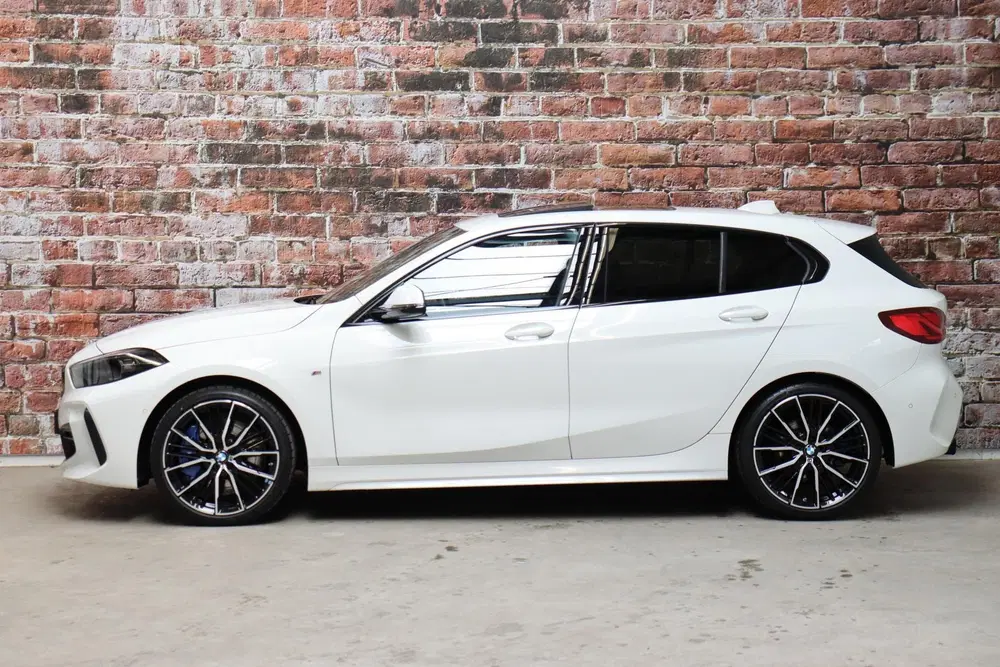 BMW 1-serie 118i High Executive M Sport Pakket Automaa uit 2021, foto 3