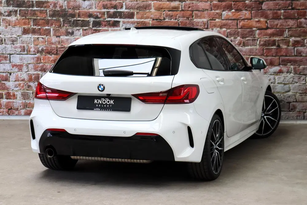 BMW 1-serie 118i High Executive M Sport Pakket Automaa uit 2021, foto 4