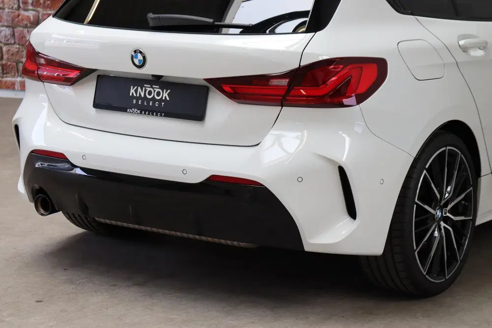BMW 1-serie 118i High Executive M Sport Pakket Automaa uit 2021, foto 5