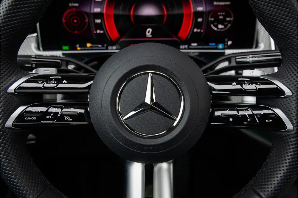 Mercedes-Benz E-Klasse 220d 4 Matic AMG Line Nightpakket uit 2025, foto 10