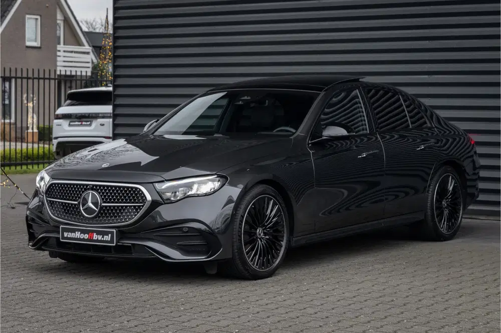 Mercedes-Benz E-Klasse 220d 4 Matic AMG Line Nightpakket uit 2025, foto 4