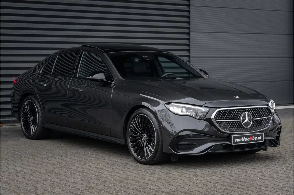 Mercedes-Benz E-Klasse 220d 4 Matic AMG Line Nightpakket uit 2025, foto 5