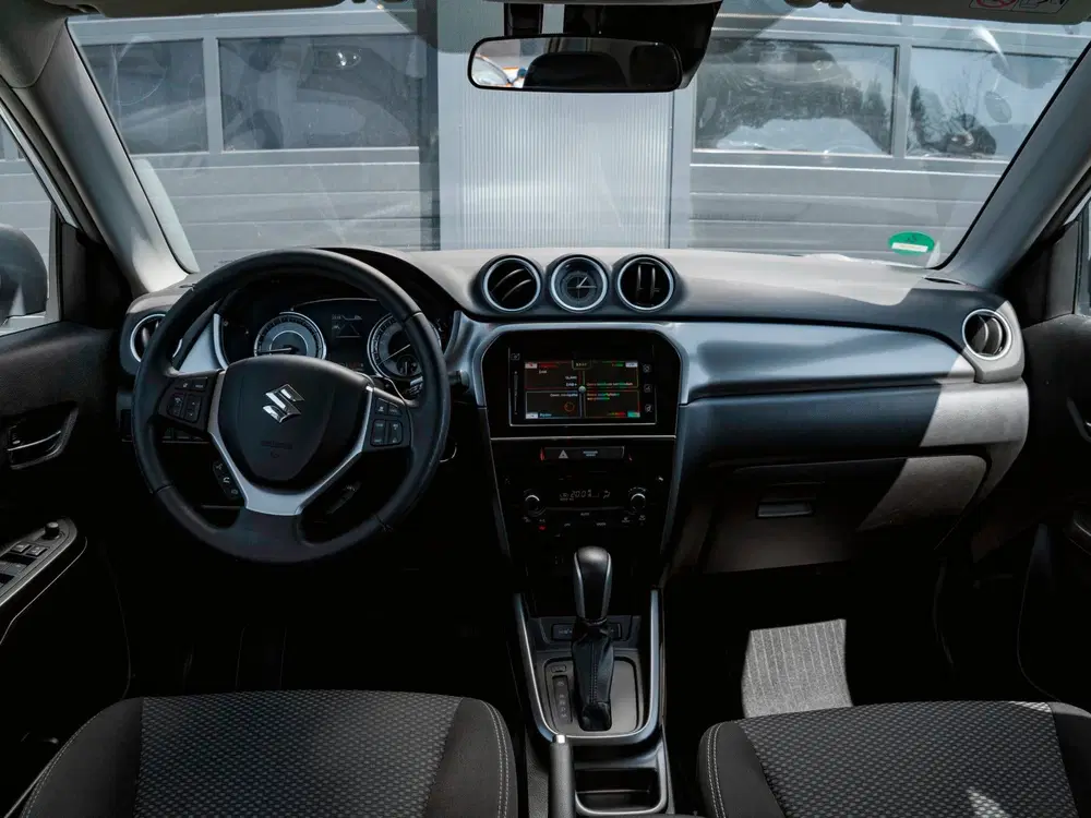Suzuki Vitara 1.4 Boosterjet Style Smart Hybrid uit 2021, foto 2