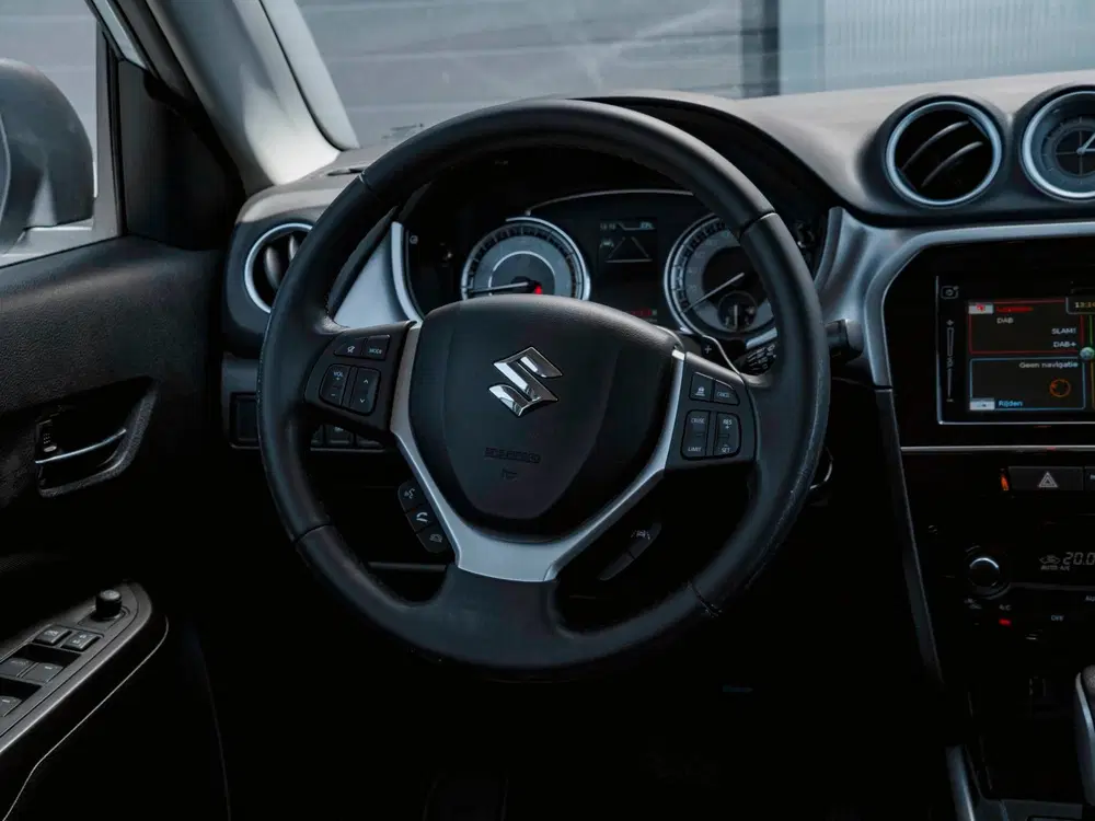Suzuki Vitara 1.4 Boosterjet Style Smart Hybrid uit 2021, foto 4