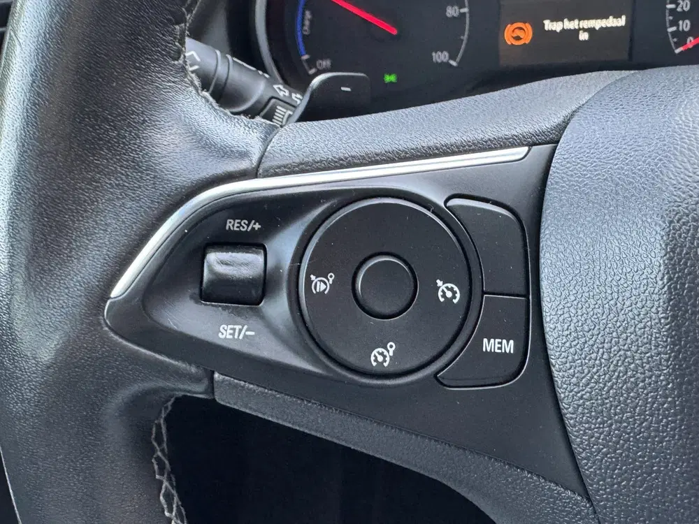 Opel Grandland 1.6 Turbo Hybrid Ultimate uit 2020, foto 15