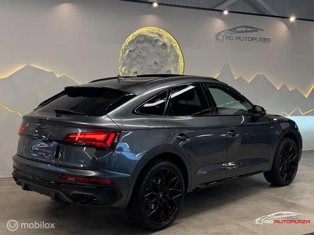 Audi Q5 50 TFSI e S edition Panorama uit 2022, foto 2