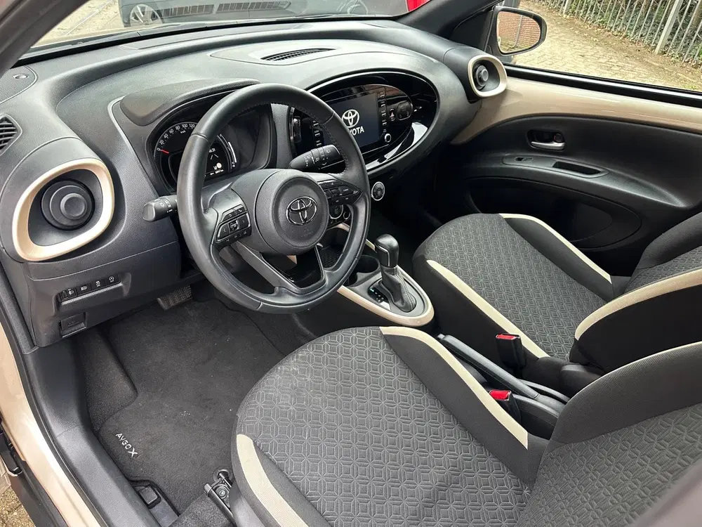 Toyota Aygo X 1.0 VVT-i S-CVT AUTOMAAT uit 2022, foto 4