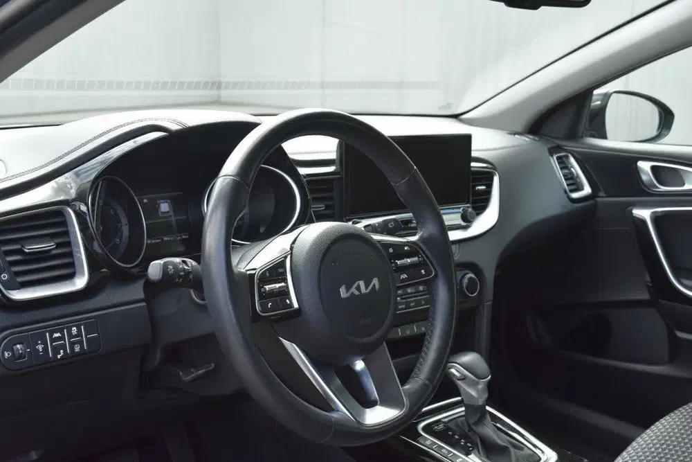 Kia Ceed 1.0 T-GDi MHEV DynamicPlusLine uit 2022, foto 10