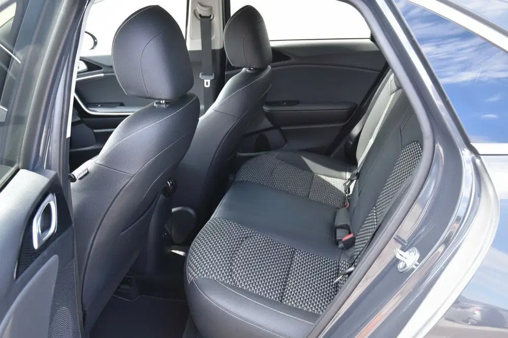 Kia Ceed 1.0 T-GDi MHEV DynamicPlusLine uit 2022, foto 12