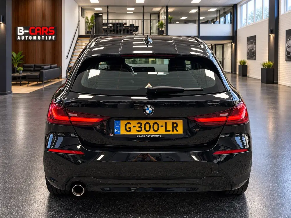 BMW 1-serie 118i Executive Edition Xenon uit 2019, foto 10