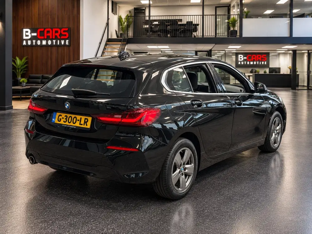 BMW 1-serie 118i Executive Edition Xenon uit 2019, foto 11