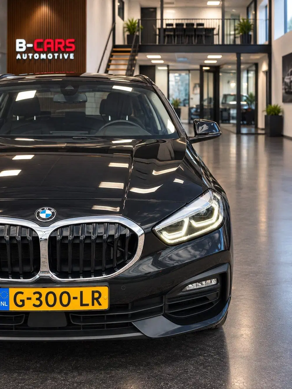 BMW 1-serie 118i Executive Edition Xenon uit 2019, foto 3