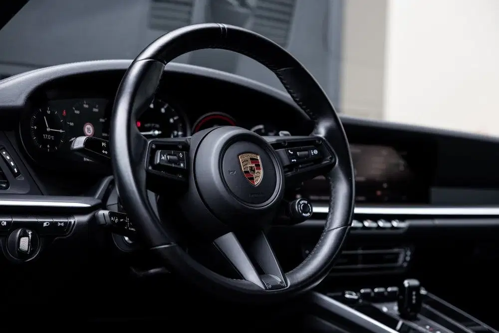 Porsche 911 3.0 Targa 4 GTS uit 2024, foto 8