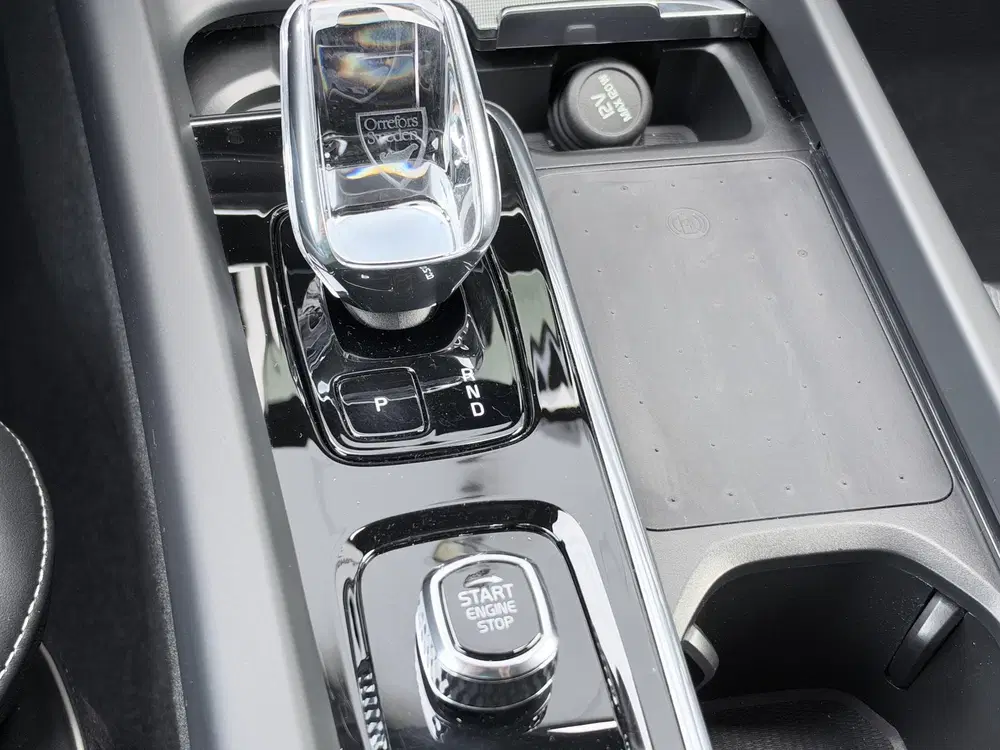 Volvo XC60 2.0 T6 Plug-in hybrid AWD R-Design 349 pk uit 2023, foto 12