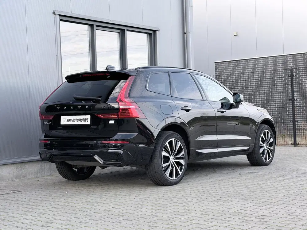 Volvo XC60 2.0 T6 Plug-in hybrid AWD R-Design 349 pk uit 2023, foto 14