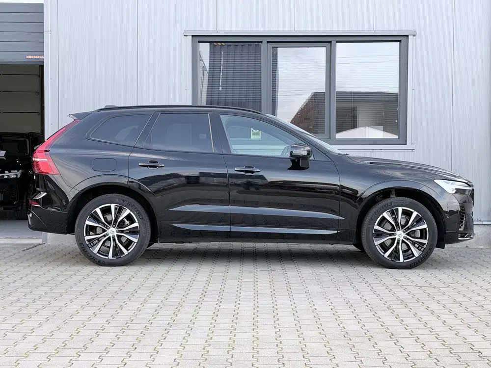 Volvo XC60 2.0 T6 Plug-in hybrid AWD R-Design 349 pk uit 2023, foto 3