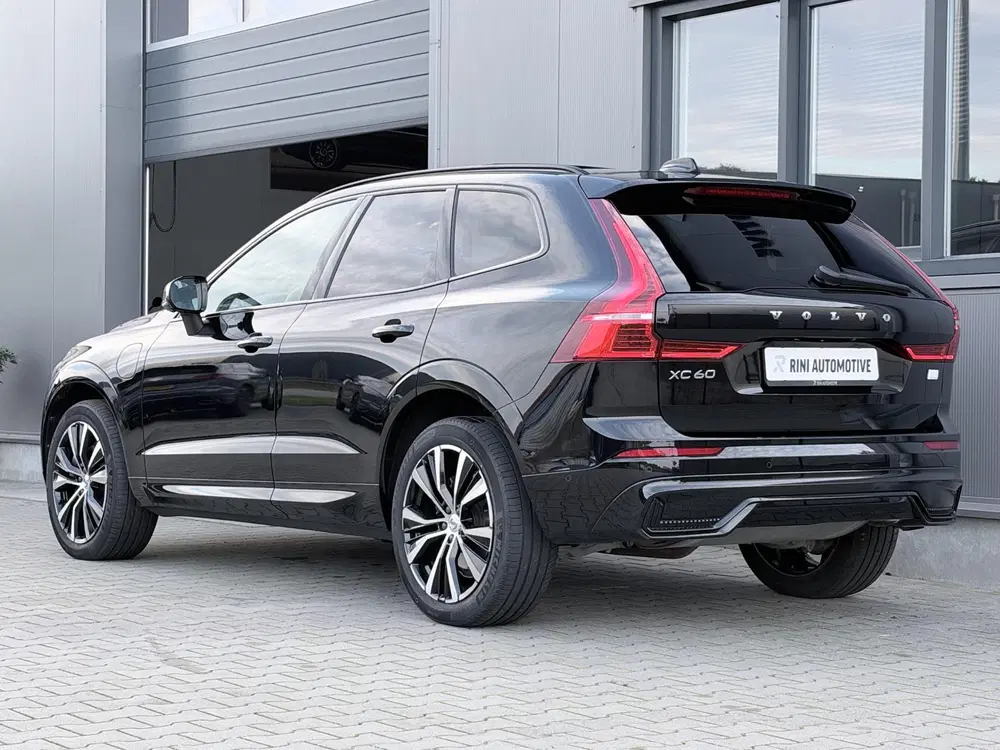 Volvo XC60 2.0 T6 Plug-in hybrid AWD R-Design 349 pk uit 2023, foto 4